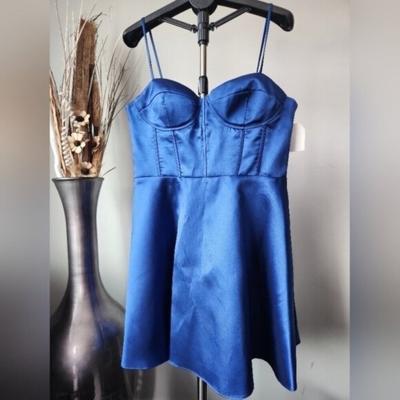 B. Smart Sweetheart Neck Flare Dress. Blue Size 13 - Picture 1 of 9